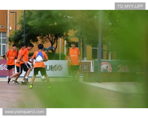 平四小学足球明星的成长之路与梦想追逐的精彩故事